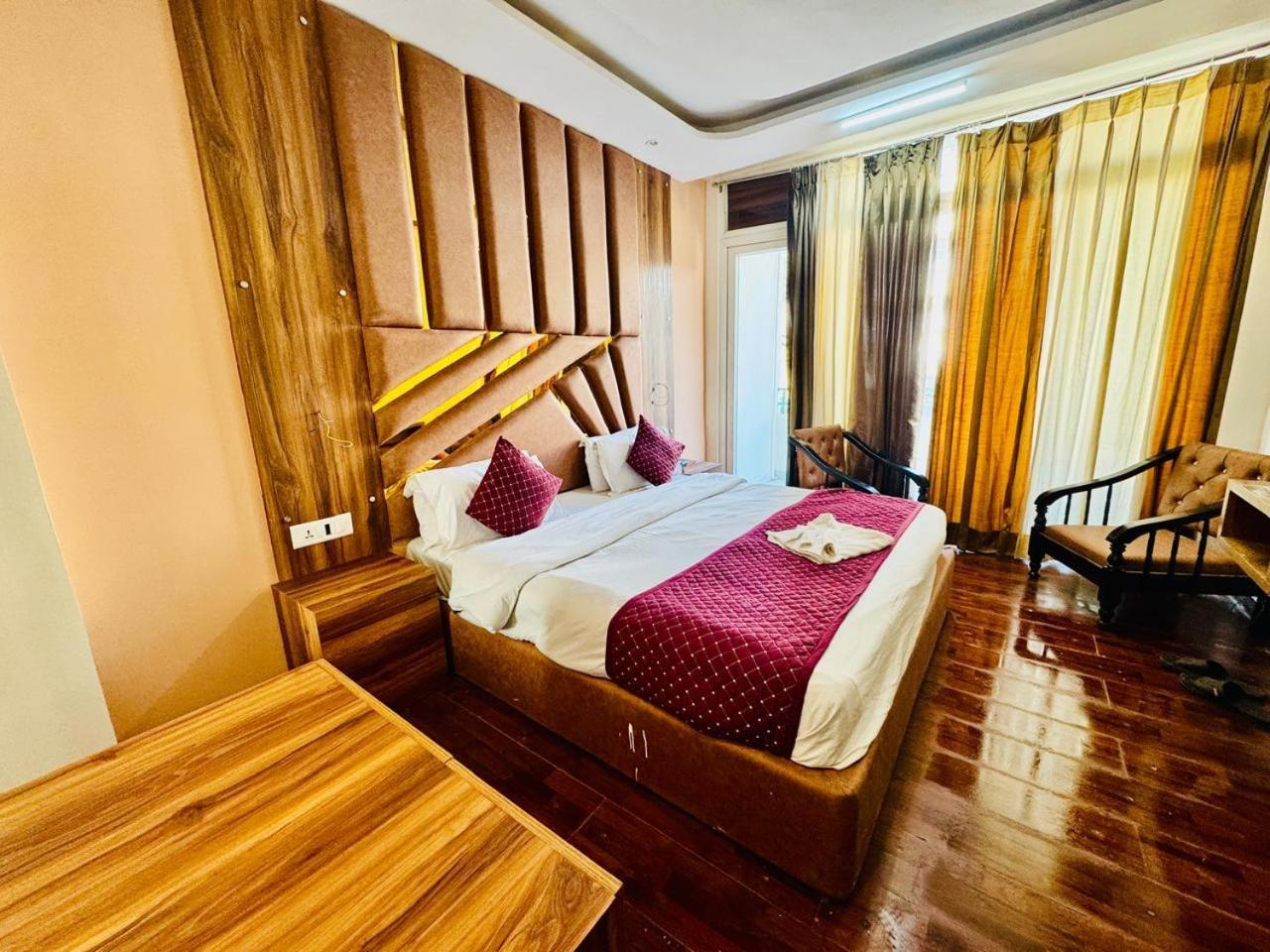 Royal Majestic View Point Lodge Manāli Esterno foto